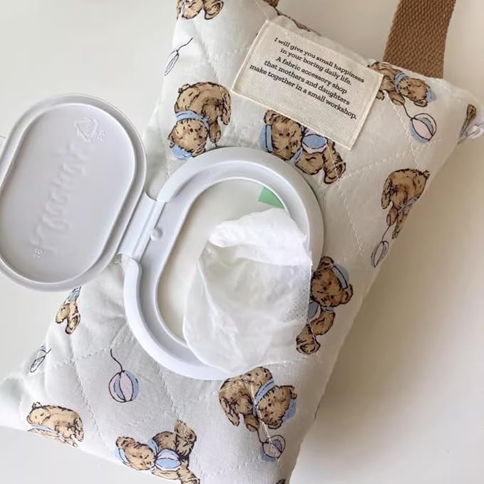 Quilted Baby Diaper and Wipes Pouch Portable Mommy Bag for Stroller Reusable Wipes Pouch with Lanyard for Casual Travel (Cartoon Bear)