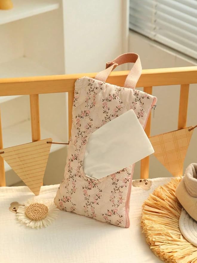 Quilted Baby Wipe Holder Quilted Wipe Pouch Portable Hanging Floral Wet Wipes Bag for Car, Stroller