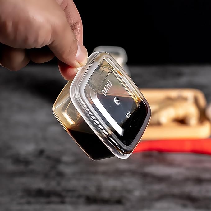 Square-shaped Disposable Sauce Cup Set - All-in-One Design with 4 Size Options, Convenient for Carrying and Use (1 oz.)