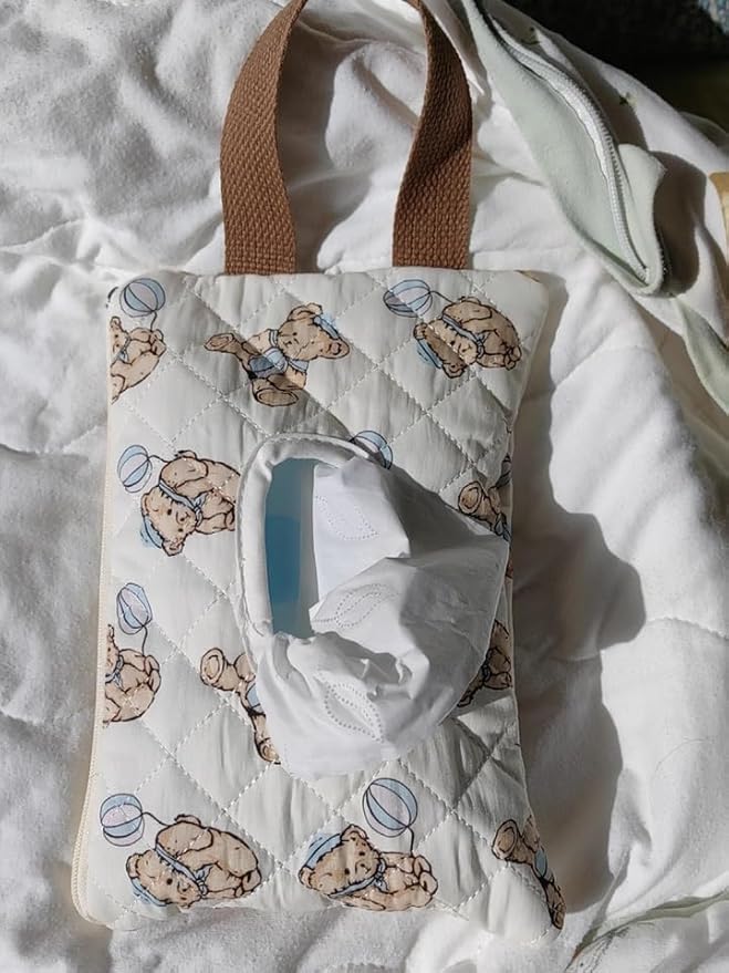Quilted Baby Diaper and Wipes Pouch Portable Mommy Bag for Stroller Reusable Wipes Pouch with Lanyard for Casual Travel (Cartoon Bear)