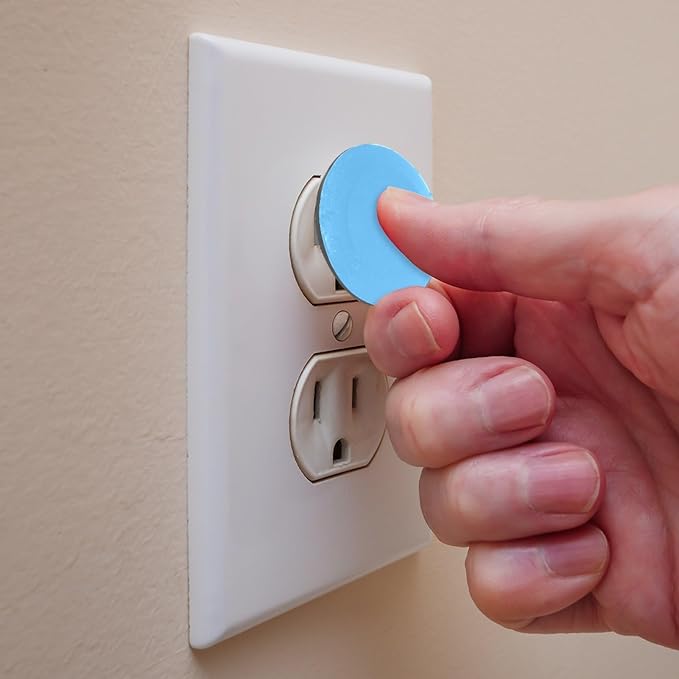 Pure Light Blue Sky Color Pattern Outlet Covers for Electrical Power Baby Proofing Wall Socket Protector Child Proof Outlet Protector - Electrical Insulation