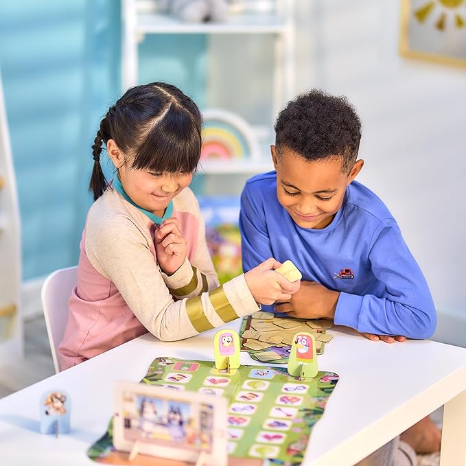 Bluey Grannies Game, Collect Grannies' Items Like Glasses and Walking Sticks and Race to Be The First to Call Nana and Start A Flossing Party, for Ages 3+ for 2-4 Players