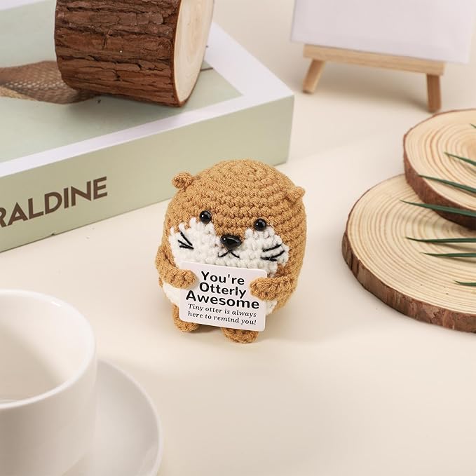 TOYMIS Funny Positive Sea Otter, Mini Crochet Potato Doll Emotional Knitted Animal Handmade Otter Toy with Support Card Cute Cheer Up Gift for Friend Coworker Birthday Encouragement Party Decoration