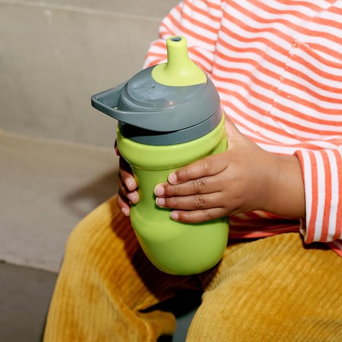 Tommee Tippee Insulated 9oz Sporty Spout Toddler Water Bottle,No Spill,Sippy Cups for Toddlers 1-3,Two-Piece Valve Helps Stop Spills,Green & Teal,BPA Free,2 Count (Pack of 6)