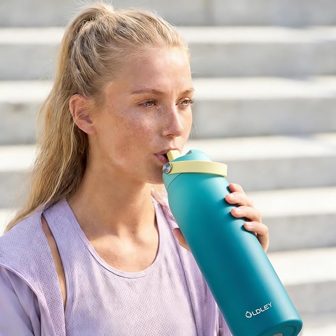 Oldley 18oz Insulated Water Bottle with Straw, Stainless Steel Water Bottle for Sports, Travel, School, BPA-Free Sports Bottles for Adult Kids, Leak-Proof, Light Green Blue