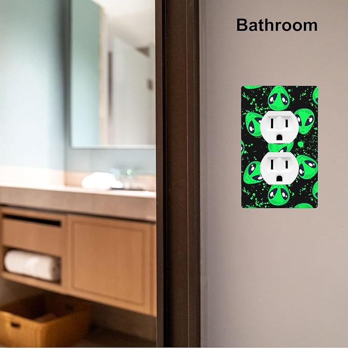 Alien Pattern 1-Gang Duplex Wall Plate, Green Black Alien Outlet Cover Decorative Faceplate for Boys Kids Room, Playroom & Game Room