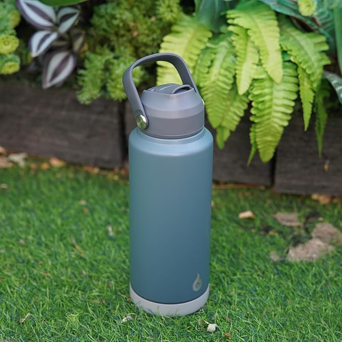BJPKPK Water Bottle with Straw Lid, 24oz Vacuum Insulated Water Bottles, Metal Stainless Steel Thermo for Sports, Travel, BPA Free Leak Proof Thermo, Cups, Flasks, Tumblers,Black Grey
