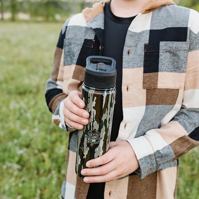 Wildkin Realtree Original 22oz Kids Water Bottle – Leakproof, Vacuum-Insulated, Durable, Easy-Clean