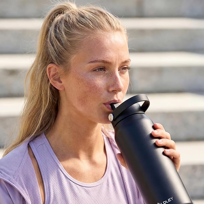 Oldley 32oz Insulated Water Bottle with Straw, Stainless Steel Water Bottle for Sports, Travel, School, BPA-Free Sports Bottles for Adult Kids, Leak-Proof, Black